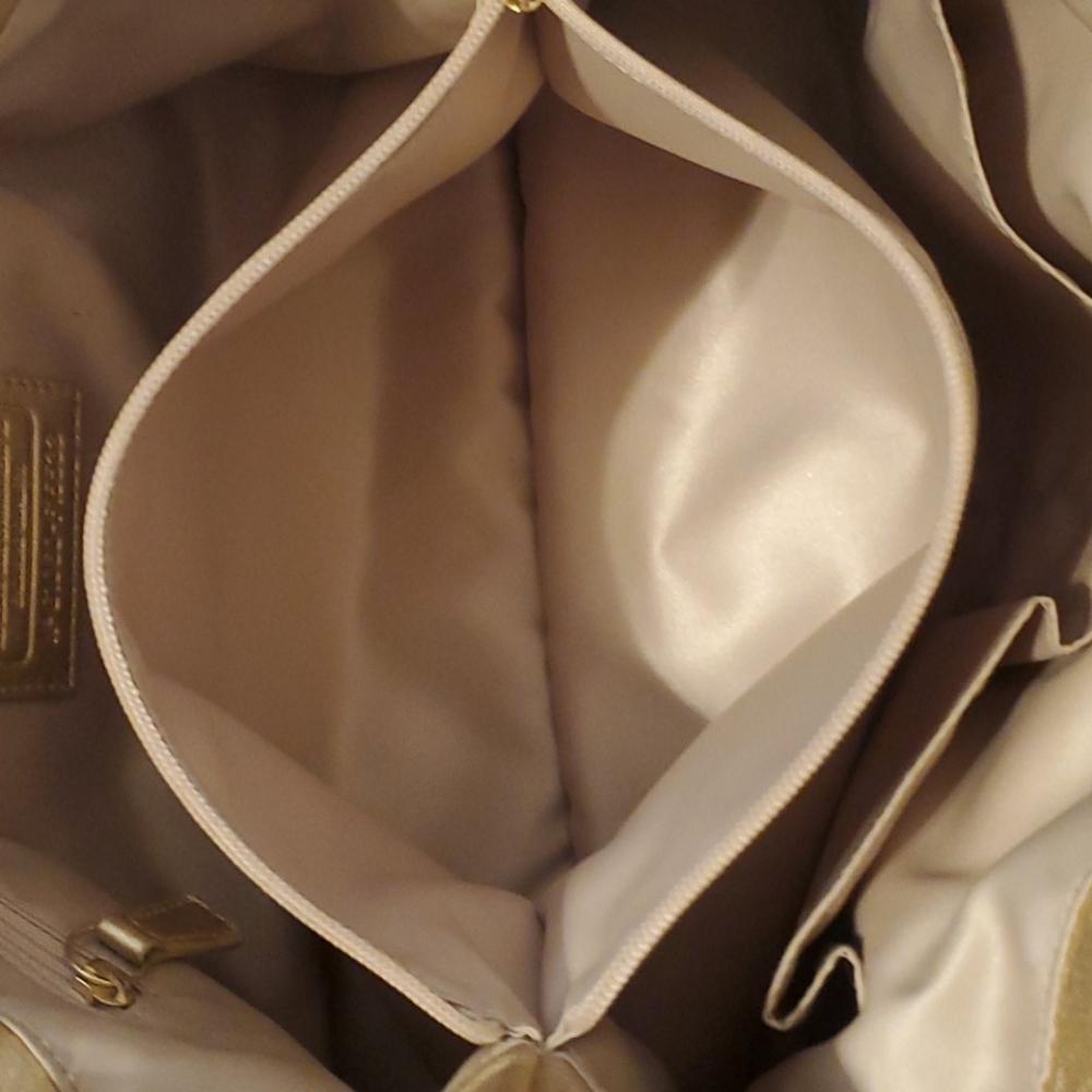 Authentic Coach purse - Picture 11 of 16